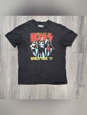 KISS World Tour ’77 T-Shirt Men XL Black Rock Band Graphic Tee Distressed Look.